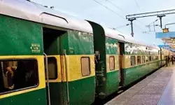 अब ट्रेन के भीतर हादसा- अपर बर्थ गिरने से नीचे बैठे यात्री की मौत अब ट्रेन के भीतर हादसा- अपर बर्थ गिरने से नीचे बैठे यात्री की मौत