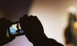 गजब- घर में घुसे चोर ने पति पत्नी के अंतरंग संबंधों की बनाई वीडियो.... गजब- घर में घुसे चोर ने पति पत्नी के अंतरंग संबंधों की बनाई वीडियो....