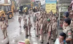 बरेली बवाल- राजीव राणा के होटल के बाहर बुलडोजरों का जमावड़ा