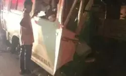 देवी दर्शन से लौट रहे श्रद्धालुओं से भरी बस ट्रक से भिड़ी- 13 लोगों... देवी दर्शन से लौट रहे श्रद्धालुओं से भरी बस ट्रक से भिड़ी- 13 लोगों...