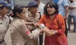 अवैध निर्माण गिराने को लेकर बवाल- पुलिस के साथ झड़प- महिला पार्षद.... अवैध निर्माण गिराने को लेकर बवाल- पुलिस के साथ झड़प- महिला पार्षद....