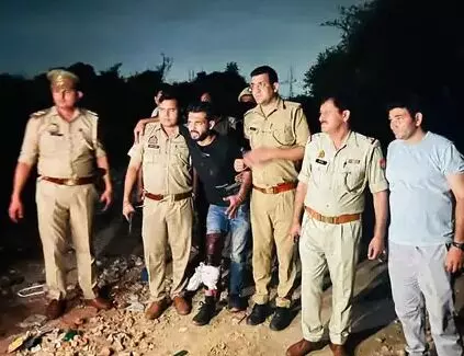 दिन निकलते ही मुठभेड़- एनकाउंटर में बदमाश के पैर में लगी गोली दिन निकलते ही मुठभेड़- एनकाउंटर में बदमाश के पैर में लगी गोली