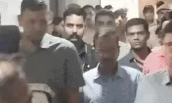 केजरीवाल की रिमांड पर कोर्ट ने फैसला रखा सुरक्षित- परिजनों से मिले CM केजरीवाल की रिमांड पर कोर्ट ने फैसला रखा सुरक्षित- परिजनों से मिले CM