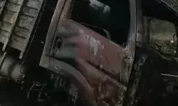 सड़क पर दौड़ते ट्रक में लगी आग- जिंदा जल गया ड्राइवर- पंखों के... सड़क पर दौड़ते ट्रक में लगी आग- जिंदा जल गया ड्राइवर- पंखों के...