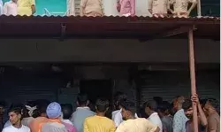 लूट के विरोध पर कारोबारी का मर्डर- मंजर देख सन्न रह गए सभी लोग लूट के विरोध पर कारोबारी का मर्डर- मंजर देख सन्न रह गए सभी लोग
