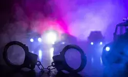 अफसरों के नाम पर वसूली कर रहे सिपाहियों को FIR दर्ज कर किया गिरफ्तार अफसरों के नाम पर वसूली कर रहे सिपाहियों को FIR दर्ज कर किया गिरफ्तार