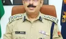 पुलिस उपमहानिरीक्षक ने किये बंपर तबादले- 88 दरोगा किये इधर से उधर पुलिस उपमहानिरीक्षक ने किये बंपर तबादले- 88 दरोगा किये इधर से उधर