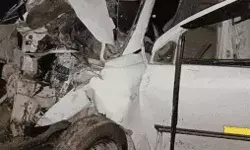 गाय बचाने के चक्कर में हादसा- पेड़ से टकराई कार- तीन दोस्तों की चली... गाय बचाने के चक्कर में हादसा- पेड़ से टकराई कार- तीन दोस्तों की चली...