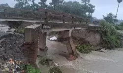 पुल गिरने का सिलसिला जारी- सारण में 24 घंटे के भीतर गिरा तीसरा पुल