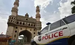 चलती कार में महिला से गैंगरेप- नशा देकर 4 घंटे किया टॉर्चर चलती कार में महिला से गैंगरेप- नशा देकर 4 घंटे किया टॉर्चर