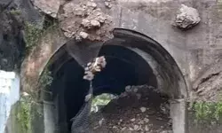 पुरानी सुरंग के बाहर भूस्खलन- केदारनाथ एवं केदारघाटी को जोड़ने वाला...