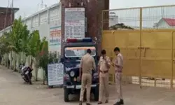 भोले बाबा के साथ मधुकर की तलाश- आश्रम पहुंची SIT ले गई... भोले बाबा के साथ मधुकर की तलाश- आश्रम पहुंची SIT ले गई...