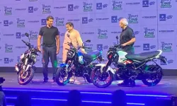 दुनिया की पहली CNG बाइक की लॉन्चिंग- 1 रुपए प्रति किलोमीटर खर्च... दुनिया की पहली CNG बाइक की लॉन्चिंग- 1 रुपए प्रति किलोमीटर खर्च...