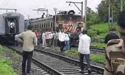 दो हिस्सों में बंट गई पंचवटी एक्सप्रेस- एक बोगी को लेकर आगे बढ़ गया...