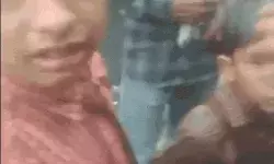 स्कूली बच्चों से भरी ई रिक्शा गड्ढे में अनियंत्रित होकर नाले में गिरी स्कूली बच्चों से भरी ई रिक्शा गड्ढे में अनियंत्रित होकर नाले में गिरी