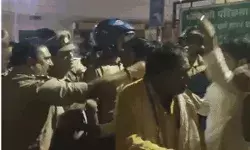 लड़की के थप्पड़ लगने से आहत युवक ने गंगा में कूद दी जान- 2 पुलिस..... लड़की के थप्पड़ लगने से आहत युवक ने गंगा में कूद दी जान- 2 पुलिस.....