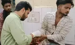 महिला से गोलगप्पे के पैसे मांगना पड़ा भारी- लात घूसे व लोहे की राॅड... महिला से गोलगप्पे के पैसे मांगना पड़ा भारी- लात घूसे व लोहे की राॅड...