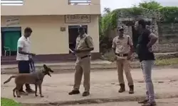 तीसरी कक्षा की छात्रा का गैंगरेप के बाद मर्डर सबूत मिटाने को शव नहर... तीसरी कक्षा की छात्रा का गैंगरेप के बाद मर्डर सबूत मिटाने को शव नहर...