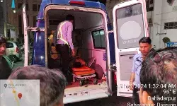 कांवड़ियों की ट्रैक्टर ट्राली में ट्रैक्टर ने मारी टक्कर- चालक समेत... कांवड़ियों की ट्रैक्टर ट्राली में ट्रैक्टर ने मारी टक्कर- चालक समेत...