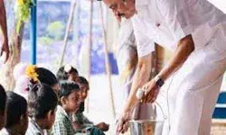 स्टालिन ने सरकारी सहायता प्राप्त स्कूलों में CM नाश्ता योजना शुरू की स्टालिन ने सरकारी सहायता प्राप्त स्कूलों में CM नाश्ता योजना शुरू की