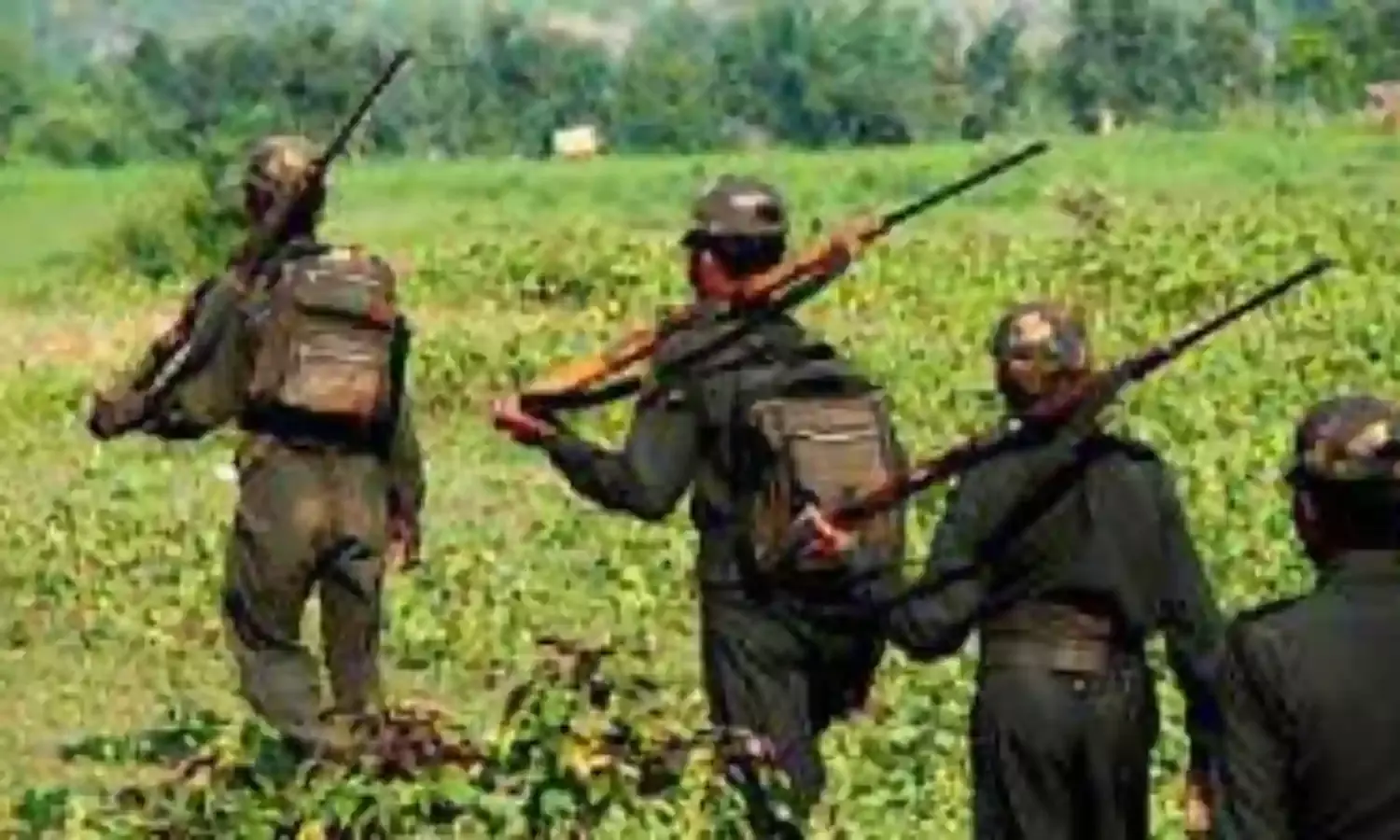 20 लाख के इनामी एक महिला माओवादी सहित चार नक्सलियों का समर्पण