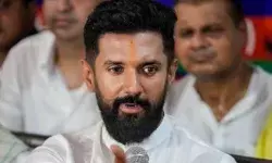 केंद्रीय मंत्री को अब बारिश में धड़ाधड़ गिर रहे पुलों में दिखाई दिया..