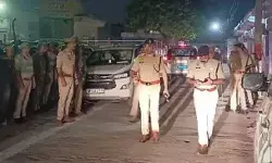 खुद को गोली मार सिपाही ने ब्लैकमेलर गर्लफ्रेंड से पीछा छुड़ाया- मरने.. खुद को गोली मार सिपाही ने ब्लैकमेलर गर्लफ्रेंड से पीछा छुड़ाया- मरने..