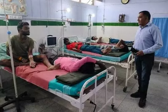 मशरूम के शौक ने मजदूरों को पहुंचाया अस्पताल- 8 मजदूर हुए बीमार मशरूम के शौक ने मजदूरों को पहुंचाया अस्पताल- 8 मजदूर हुए बीमार