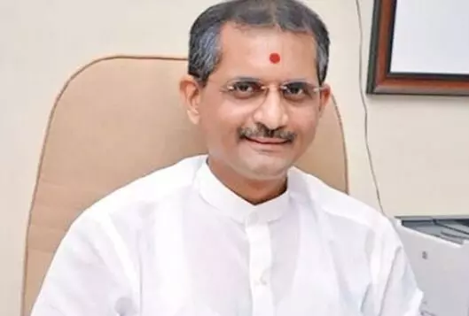 5 साल बकाया होने के बावजूद UPSC के चेयरमैन ने अचानक दिया इस्तीफा