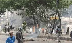 पुलिस के हाथ से निकले हालात- सेना ने संभाला मोर्चा- कर्फ्यू किया लागू पुलिस के हाथ से निकले हालात- सेना ने संभाला मोर्चा- कर्फ्यू किया लागू