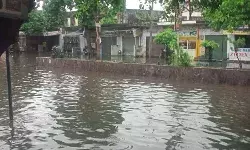 बारिश से सड़कें हुई जलमग्न- कांवडियों की राह में पानी ही पानी बारिश से सड़कें हुई जलमग्न- कांवडियों की राह में पानी ही पानी