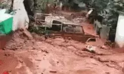 डैम टूटने से मची तबाही- शहर में घुसा पानी- बह गई गाड़ियां- ढह गए.... डैम टूटने से मची तबाही- शहर में घुसा पानी- बह गई गाड़ियां- ढह गए....