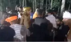 कांवड़ खंडित होने से कांवड़ियों का बवाल- तोड़ी बाइक- हाईवे पर लगाया जाम कांवड़ खंडित होने से कांवड़ियों का बवाल- तोड़ी बाइक- हाईवे पर लगाया जाम