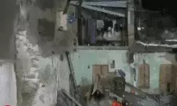 तेज बारिश की मार से बेहाल 3 मंजिला इमारत गिरी- दादी एवं पोतियों की मौत तेज बारिश की मार से बेहाल 3 मंजिला इमारत गिरी- दादी एवं पोतियों की मौत