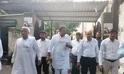 NBW जारी होने के बाद कोर्ट में पेश होकर पूर्व भाजपा MLA ने कराई जमानत NBW जारी होने के बाद कोर्ट में पेश होकर पूर्व भाजपा MLA ने कराई जमानत