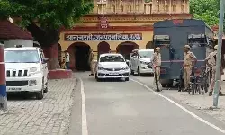 ADG के छापे में दीवार कूदकर फरार हुआ थानेदार- पूरा थाना किया सील