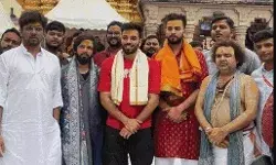 बाबा विश्वनाथ की शरण में पहुंचा सांपों के जहर का सौदागर- कराये फोटोशूट