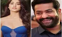 जान्हवी कपूर ने जूनियर एनटीआर की तारीफ की जान्हवी कपूर ने जूनियर एनटीआर की तारीफ की