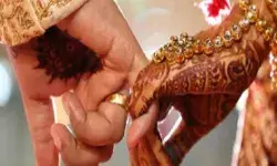 इश्क में प्रेग्नेंट भाभी से देवर ने की शादी- महिला का पति ही बना बाराती