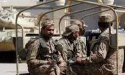 प्रदर्शनकारियों द्वारा सुरक्षाकर्मियों पर हमला करने से 16 सैनिक की घायल प्रदर्शनकारियों द्वारा सुरक्षाकर्मियों पर हमला करने से 16 सैनिक की घायल