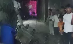 कांवड़ियों का टकराया DJ- साउंड में आग- टूटा विद्युत पोल- गांव वालों ने..