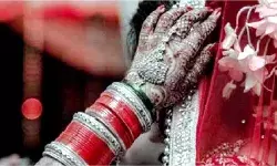 दोस्तों ने किया ऐसा- दुल्हन हो गई गुस्सा- फिर बीच में घुसा दूल्हा दोस्तों ने किया ऐसा- दुल्हन हो गई गुस्सा- फिर बीच में घुसा दूल्हा