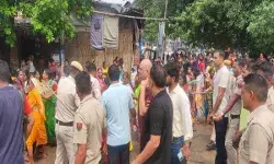 गंगाजल चढ़ाने के बाद दो कांवड़ियों के गुटों में खूनी जंग- आधा दर्जन घायल गंगाजल चढ़ाने के बाद दो कांवड़ियों के गुटों में खूनी जंग- आधा दर्जन घायल