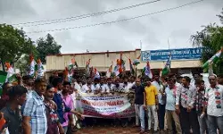 अघोषित बिजली कटौती के विरोध में कांग्रेस ने किया प्रदर्शन
