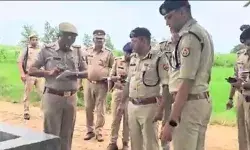 डबल मर्डर के बाद घटनास्थल पर पहुंचे IG- जुटाई जा रही जानकारी डबल मर्डर के बाद घटनास्थल पर पहुंचे IG- जुटाई जा रही जानकारी