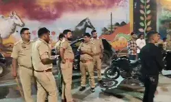 स्टंट करके खडदू काट रहे युवाओं कि ऐसे ली खबर- स्पोर्ट्स बाइक एवं कार..