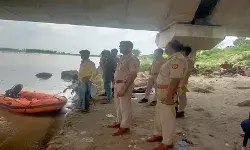 दो सगे भाइयों के साथ मामा भी यमुना में डूबा- तलाश में जुटे गोताखोर