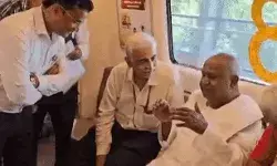 दिल्ली मेट्रो में सफर करने के बाद बोले पूर्व प्रधानमंत्री- मैं तो यह..