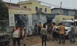 पिस्तौल की नोंक पर पीएनबी में लाखों की लूट- कस्टमर बनकर घुसे थे बदमाश पिस्तौल की नोंक पर पीएनबी में लाखों की लूट- कस्टमर बनकर घुसे थे बदमाश