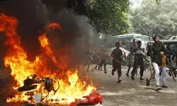 आरक्षण विरोध की आड़ में कट्टरपंथी मंदिरों पर टूटे- हिंदू पार्षदों का.. आरक्षण विरोध की आड़ में कट्टरपंथी मंदिरों पर टूटे- हिंदू पार्षदों का..